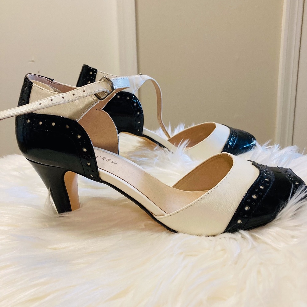 Black and white vintage looking heels, size 10